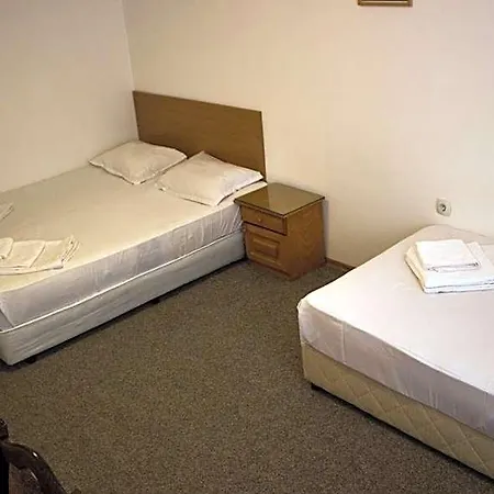 מלון Family Saint Iliya 3*